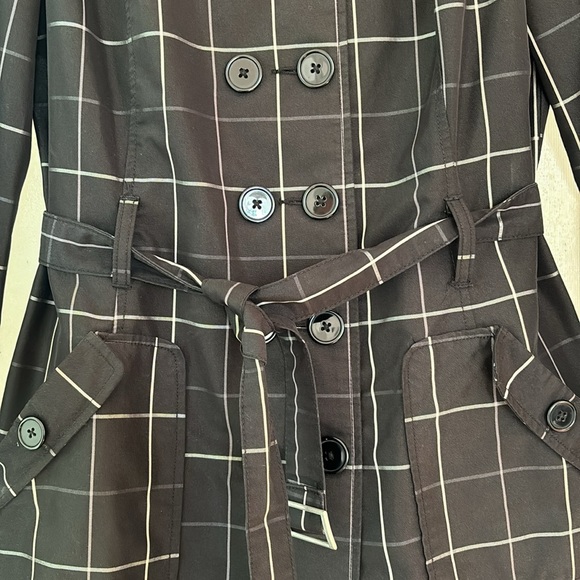 Trench coat with windowpane design. - Picture 4 of 7